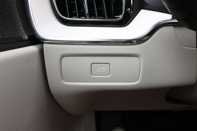 New 2026 Volvo XC60 B5 Ultra w/ Protection Package Premier AWD/4WD image 29