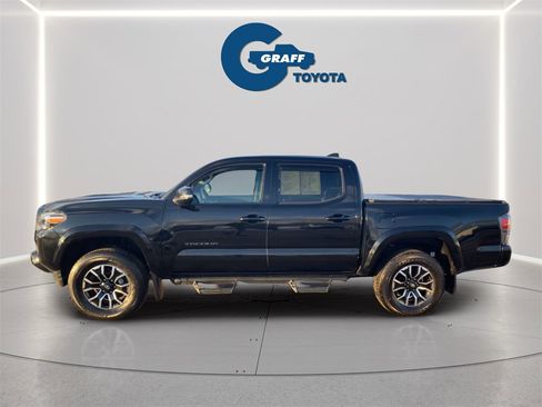Used 2023 Toyota Tacoma TRD Sport image 2
