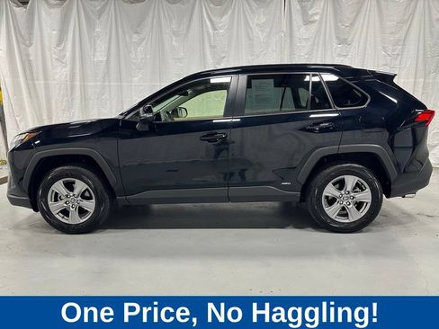 Used 2025 Toyota RAV4 XLE AWD/4WD image 4