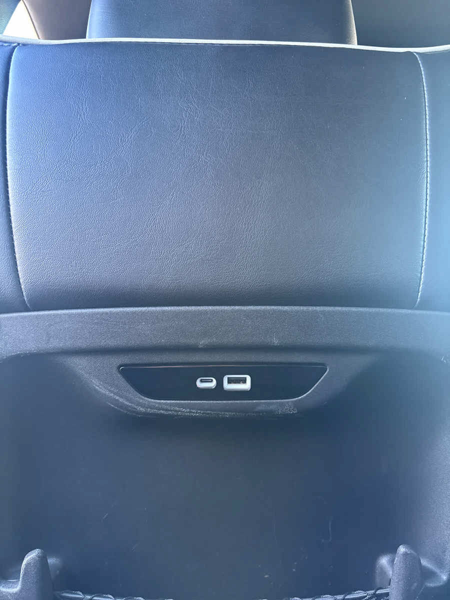 Used 2025 Chrysler Pacifica Limited FWD image 19