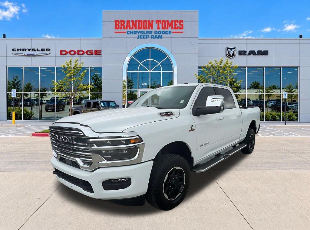 Used 2025 RAM 2500 Laramie AWD/4WD image 2