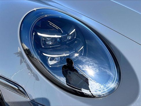 Certified 2025 Porsche 911 Carrera GTS image 12