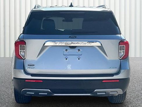 Used 2024 Ford Explorer XLT w/ Equipment Group 202A AWD/4WD image 4