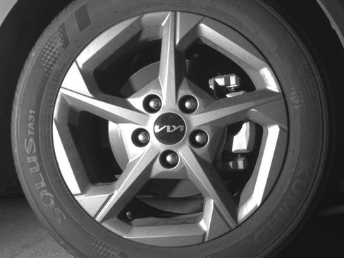 Used 2025 Kia K4 FWD image 13