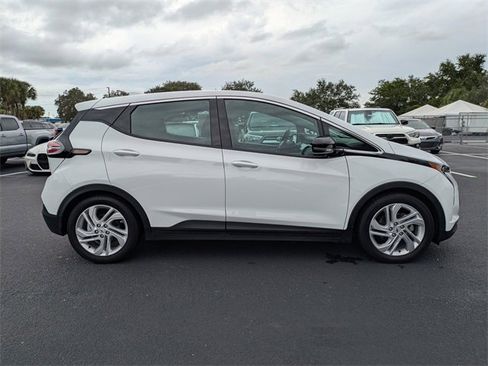 Used 2023 Chevrolet Bolt LT image 3
