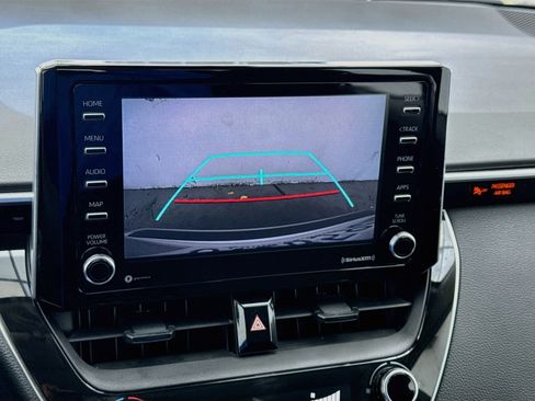 Used 2021 Toyota Corolla LE w/ Carpet Mat Package (TMS) FWD image 10