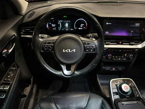 Certified 2022 Kia Niro EX Premium image 17