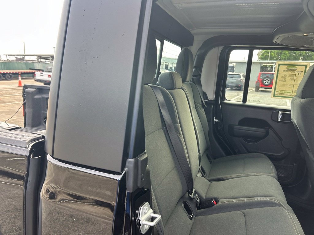 Used 2026 Jeep Gladiator Sport AWD/4WD image 27