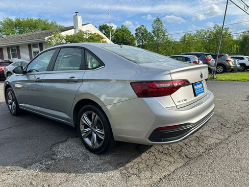 Used 2022 Volkswagen Jetta SE FWD image 6