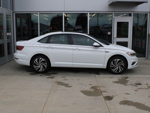 Used 2021 Volkswagen Jetta SEL FWD image 4