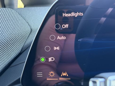 New 2026 Cadillac Optiq Luxury 1 image 25