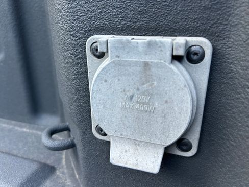 Used 2022 Chevrolet Silverado 1500 LTZ AWD/4WD image 11