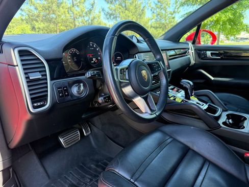Used 2021 Porsche Cayenne S AWD/4WD image 22