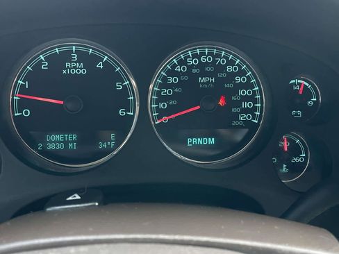 Used 2013 GMC Yukon XL Denali image 24