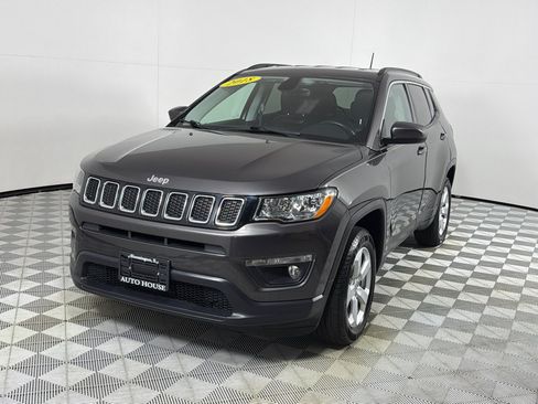 Used 2018 Jeep Compass Latitude w/ Cold Weather Group AWD/4WD image 7