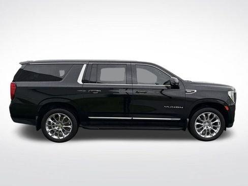 Used 2022 GMC Yukon XL SLT w/ SLT Premium Package AWD/4WD image 4