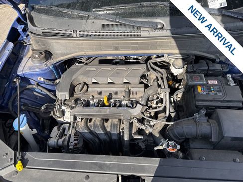 Used 2022 Hyundai Venue Limited image 29