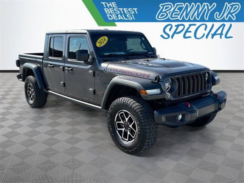 Used 2024 Jeep Gladiator Rubicon w/ Safety Group image 2