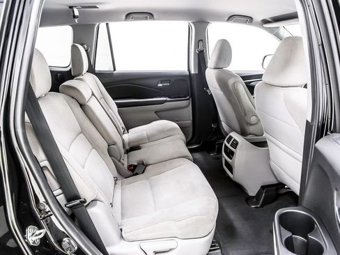 Used 2018 Honda Pilot LX image 33
