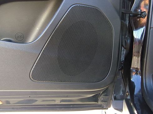 Used 2019 Jeep Cherokee Trailhawk image 15