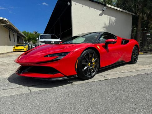 Used 2024 Ferrari SF90 Spider image 4