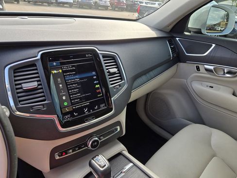 Used 2020 Volvo XC90 T5 Momentum image 17