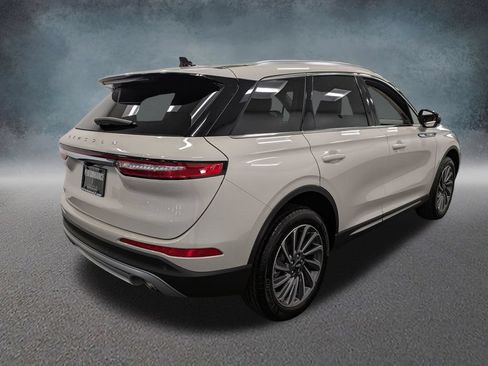 Used 2023 Lincoln Corsair Reserve FWD image 4