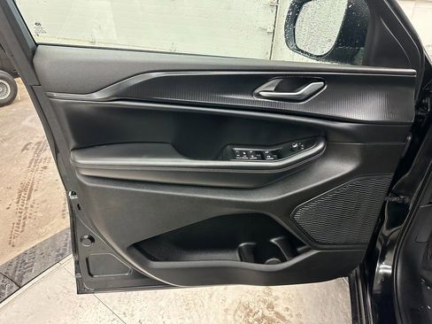 Certified 2023 Jeep Grand Cherokee Laredo image 17