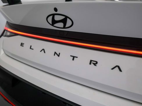 Used 2025 Hyundai Elantra N image 47