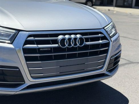 Used 2019 Audi Q5 2.0T Premium w/ Convenience Package AWD/4WD image 11