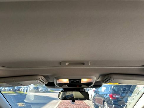 Used 2024 Subaru Crosstrek 2.0i Premium image 19