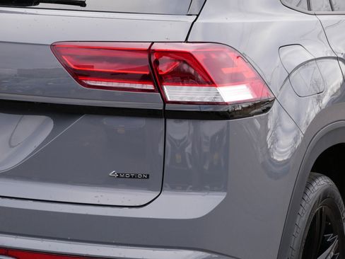 Certified 2023 Volkswagen Atlas Cross Sport SEL R-Line image 17