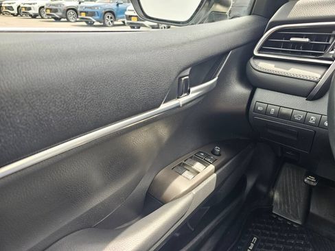 Used 2024 Toyota Camry SE FWD image 27