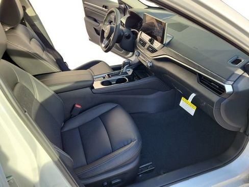 Certified 2025 Nissan Altima 2.5 SL image 23
