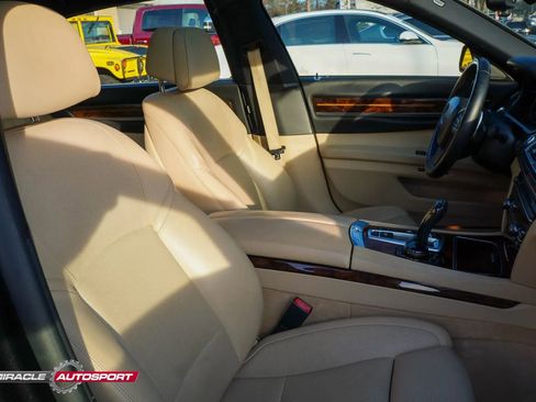 Used 2014 BMW 750Li w/ Executive Package image 33