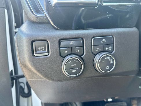 Used 2024 Chevrolet Silverado 2500 LT image 25