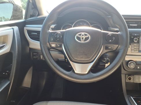 Used 2015 Toyota Corolla LE FWD image 5