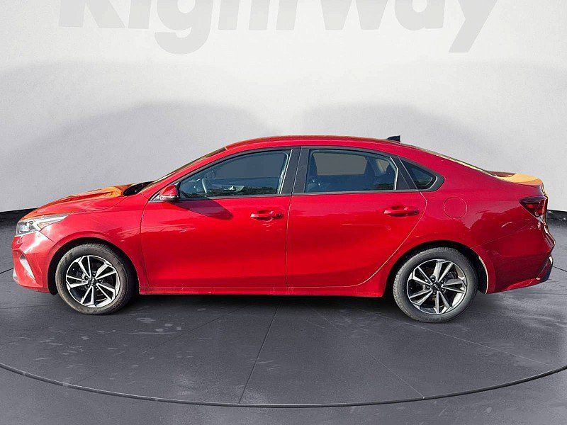 Used 2024 Kia Forte LXS w/ LXS Technology Package FWD image 2