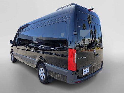 Used 2024 Mercedes-Benz Sprinter 2500 image 3