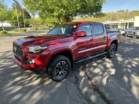Used 2021 Toyota Tacoma TRD Sport w/ Technology Package image 1