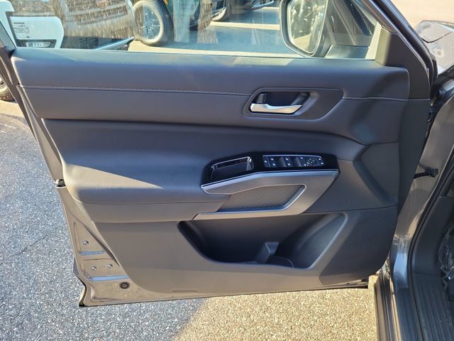New 2026 Nissan Pathfinder SL w/ Cargo Package FWD image 15