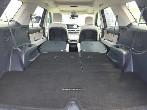 Used 2023 Hyundai Palisade Limited FWD image 28