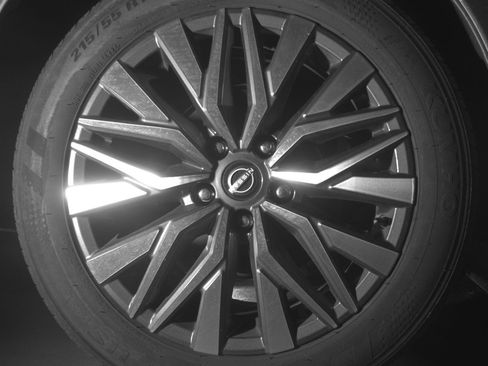 Used 2025 Nissan Altima 2.5 SV image 15