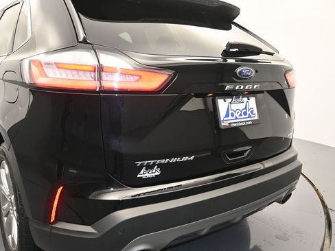 Used 2024 Ford Edge Titanium image 23