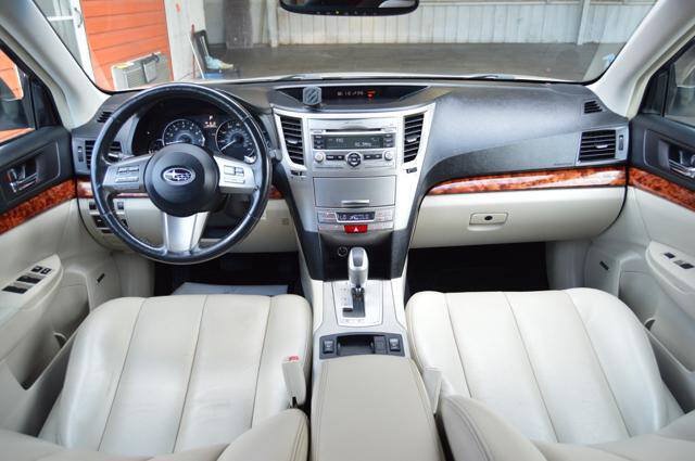 Used 2010 Subaru Outback 2.5i Limited AWD/4WD image 14