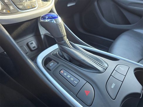 Used 2017 Chevrolet Volt LT w/ Comfort Package image 34