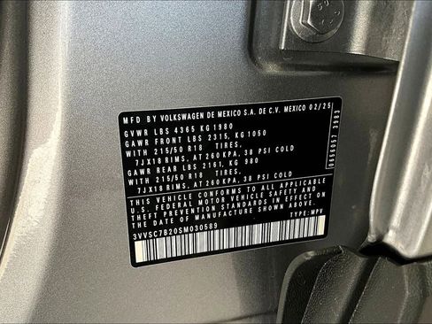 New 2025 Volkswagen Taos SE image 21