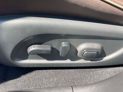Used 2020 INFINITI QX60 Luxe w/ Essential Package FWD image 12