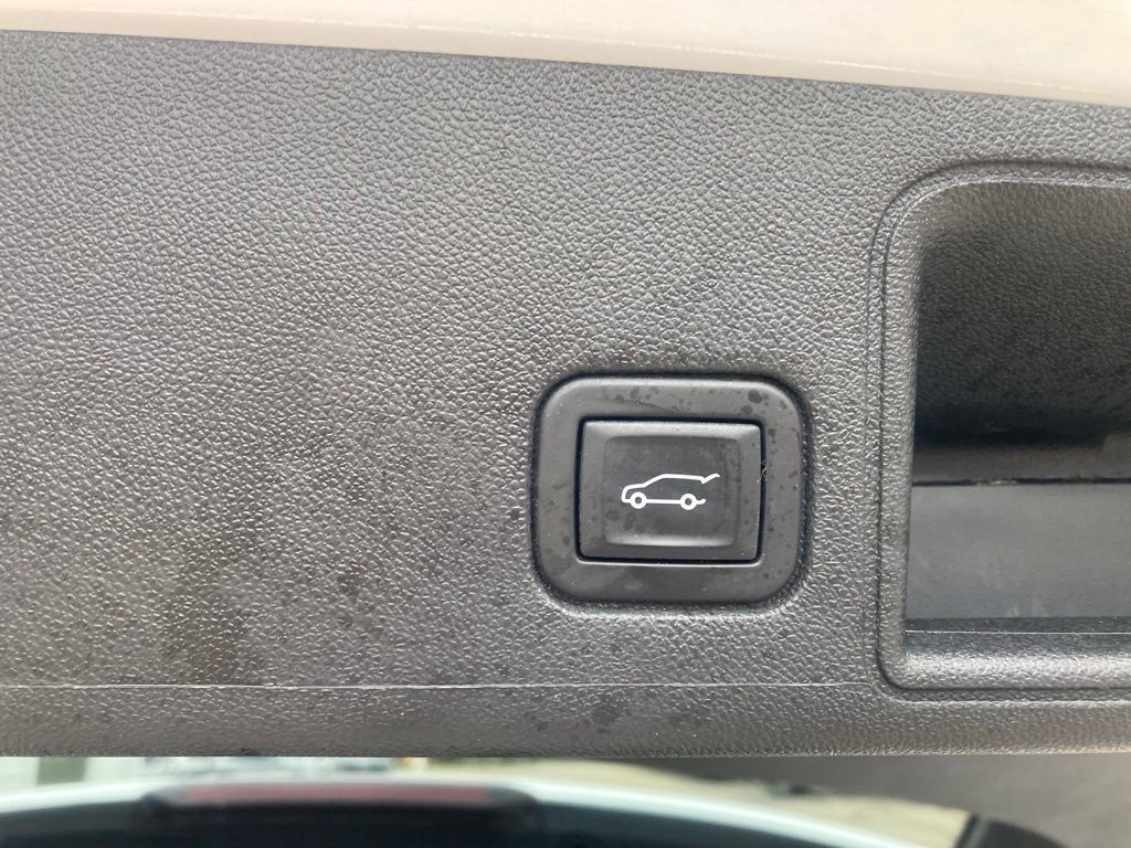 Certified 2023 GMC Terrain SLT w/ Infotainment Package II FWD image 11