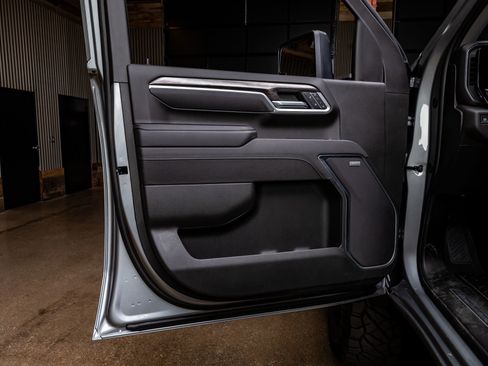 Used 2025 Chevrolet Silverado 2500 LTZ w/ LTZ Premium Package image 33